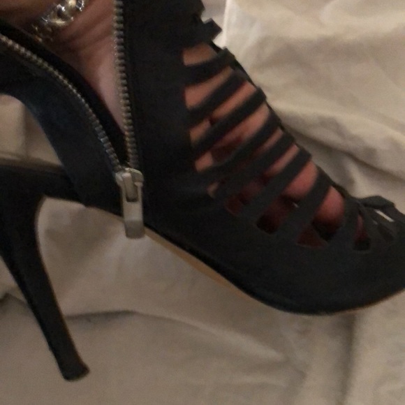 Vince Camuto side 10  Navy blue strappy cage heels side zip bootie like - Picture 5 of 11